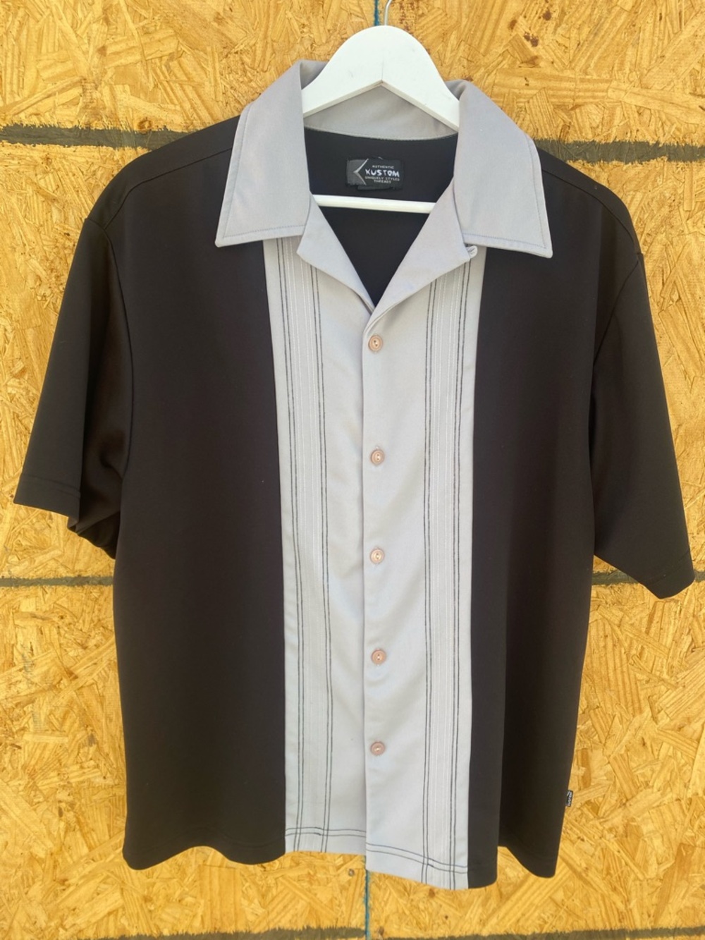 Kustom Men's Short Sleeve Two-Tone Button-Up Shirt GUC S
